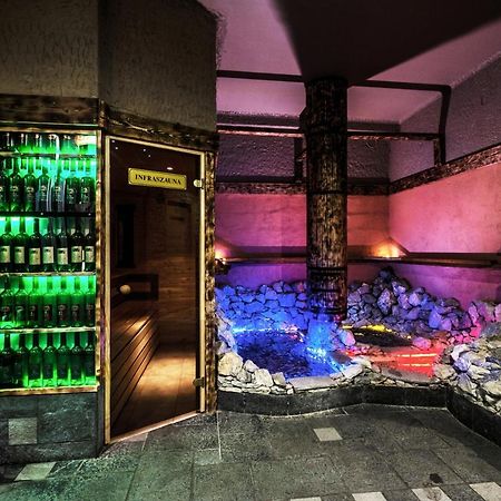 Hotel Korona Wellness, Rendezveny Es Borszalloda Эгер Экстерьер фото