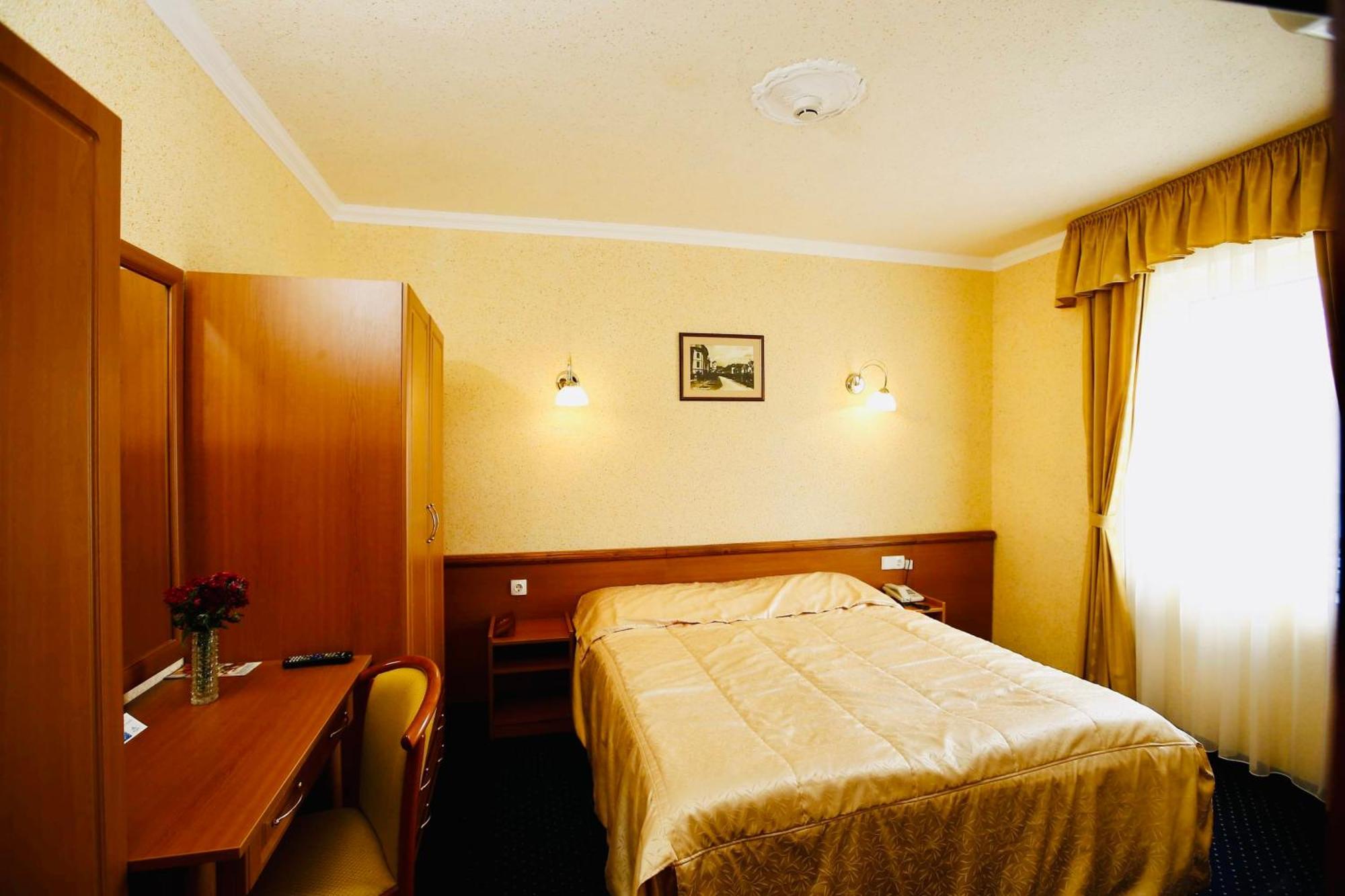 Hotel Korona Wellness, Rendezveny Es Borszalloda Эгер Номер фото