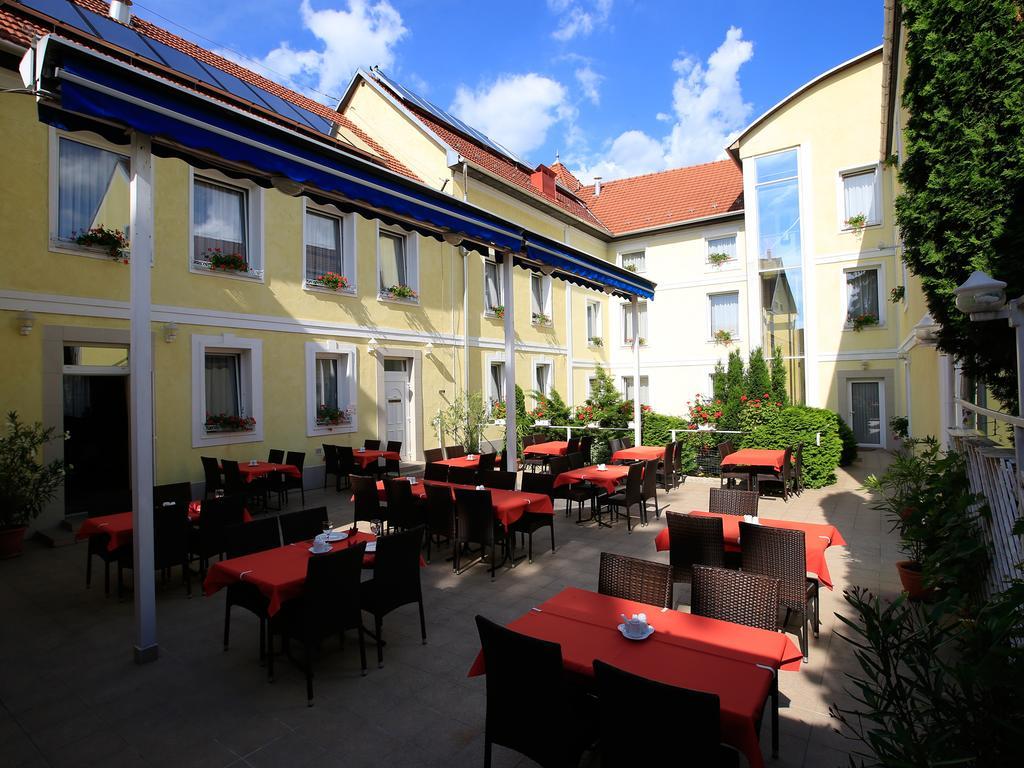 Hotel Korona Wellness, Rendezveny Es Borszalloda Эгер Экстерьер фото