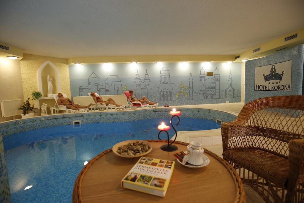 Hotel Korona Wellness, Rendezveny Es Borszalloda Эгер Экстерьер фото